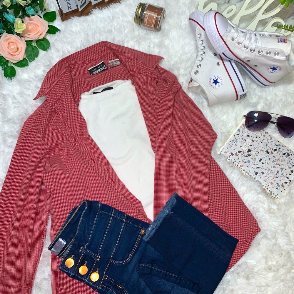 Fashion Bug Women’s Medium Button-Up Shirt